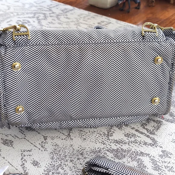 Jujube diaper bag with pacifier holder- The Queen of the Nile print